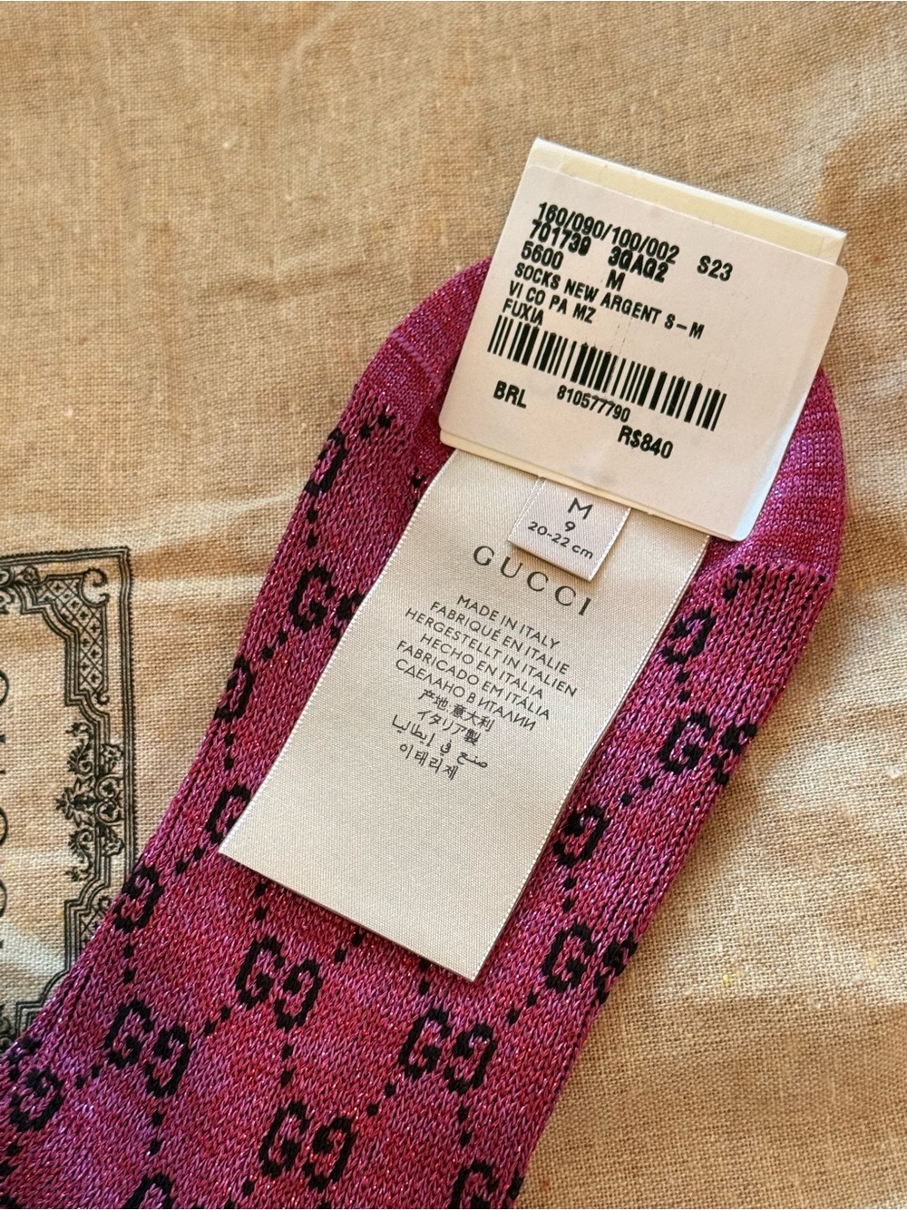 Gucci Fuchia Shimmer Lame GG Logo Ankle Socks sz M NWT - Picture 6 of 6